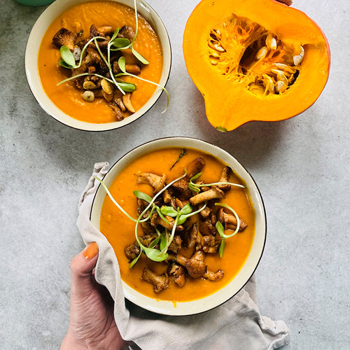 Cremet Hokkaido-suppe med høstkantareller