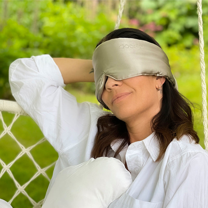 Doozie Luxury Sleep Mask, Pearl Grey