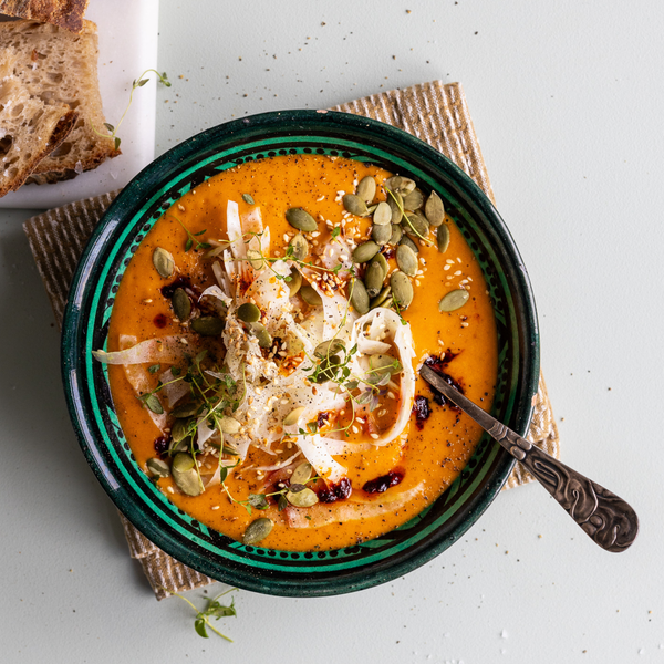 Bagt suppe med græskar og planteprotein