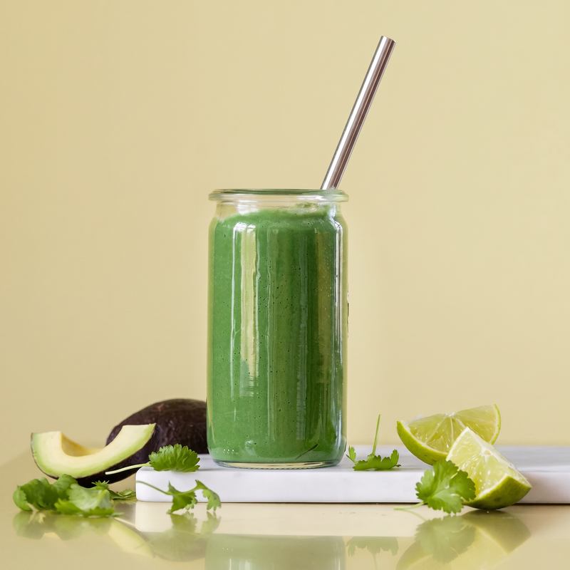 Spirulina smoothie med spinat, banan og avocado