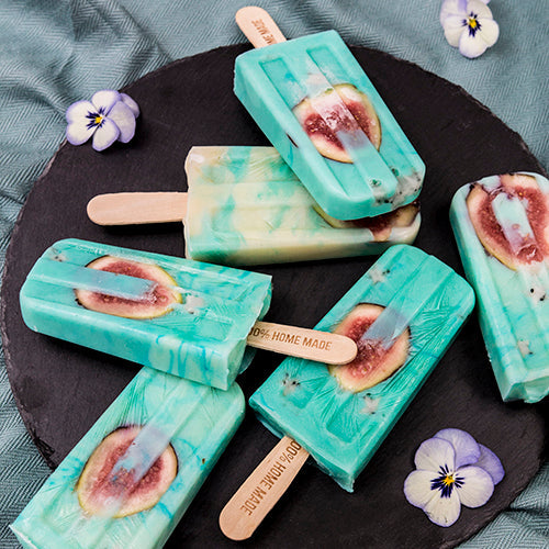 Unicorn-is med blå spirulina og kokos