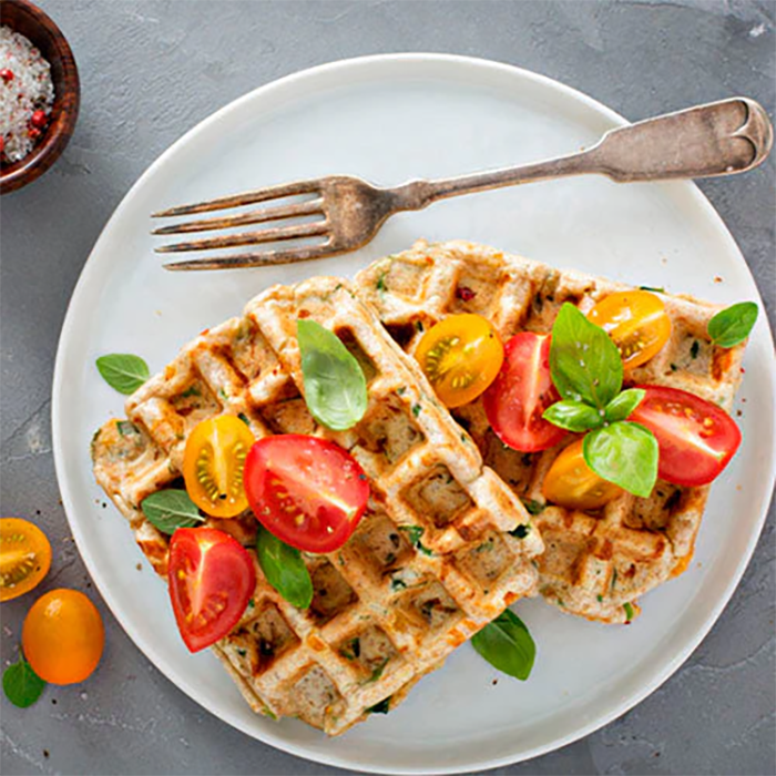 Vafler med ost og soltørrede tomater