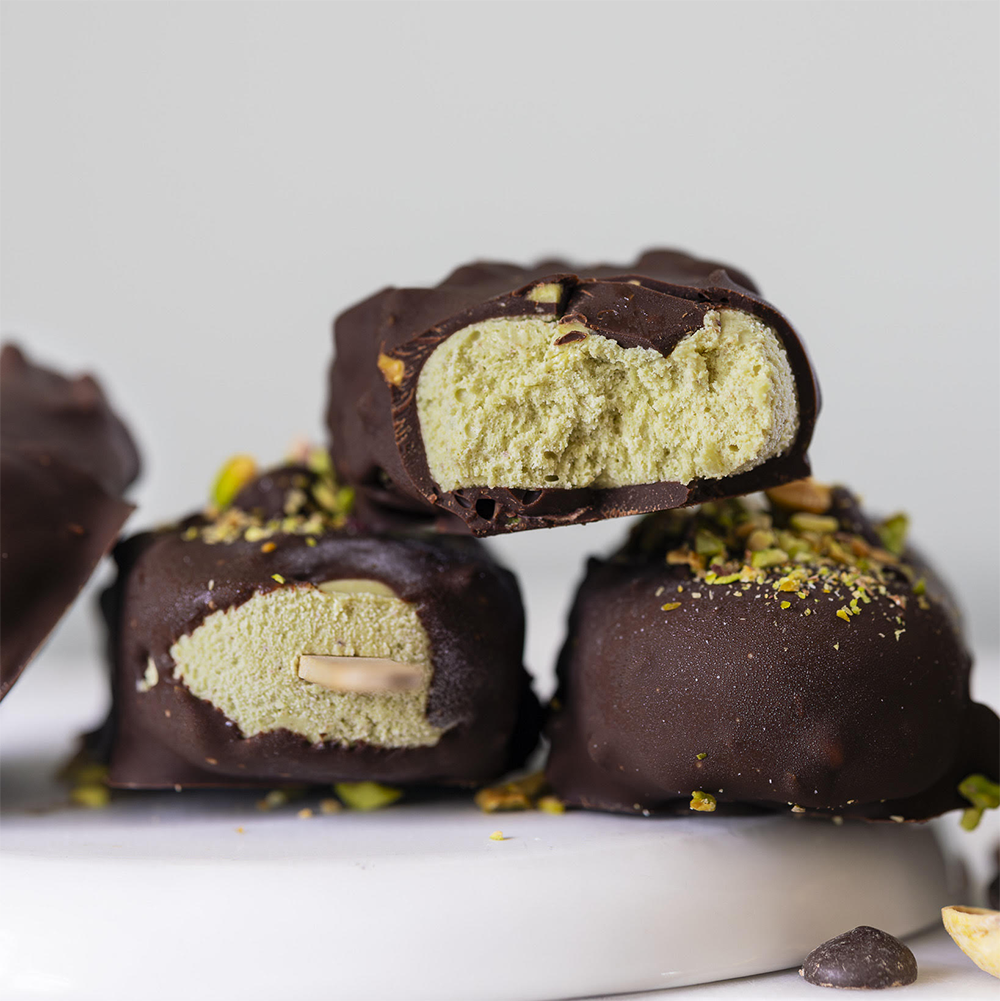 Veganske pistacie ispinde med kokos og chokoladeovertræk