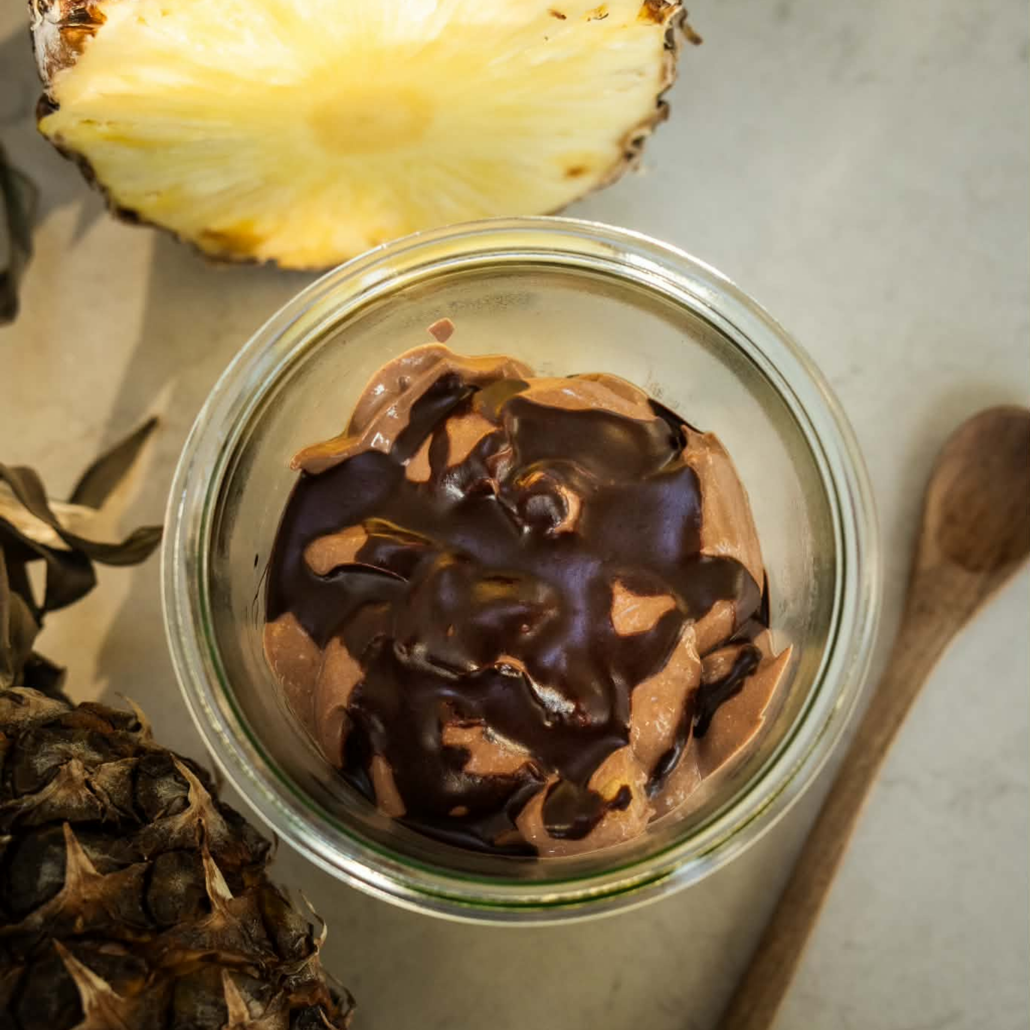 Proteinrig chokolademousse med ananas