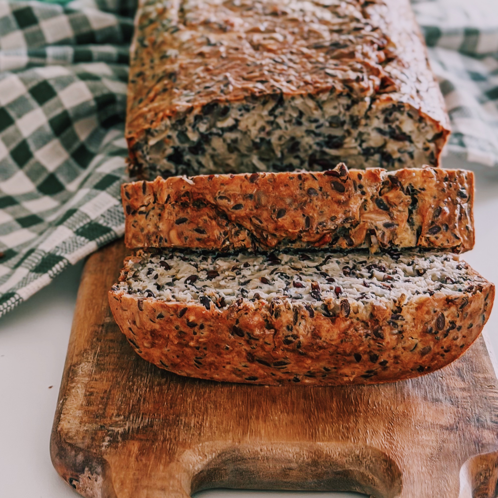 Proteinbrød med kerner
