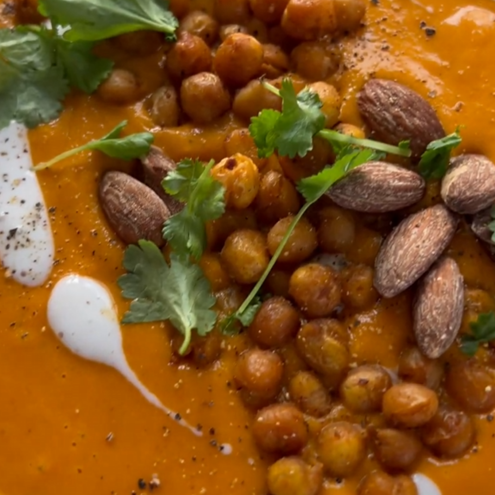 Bagt suppe med hokkaido og peberfrugt