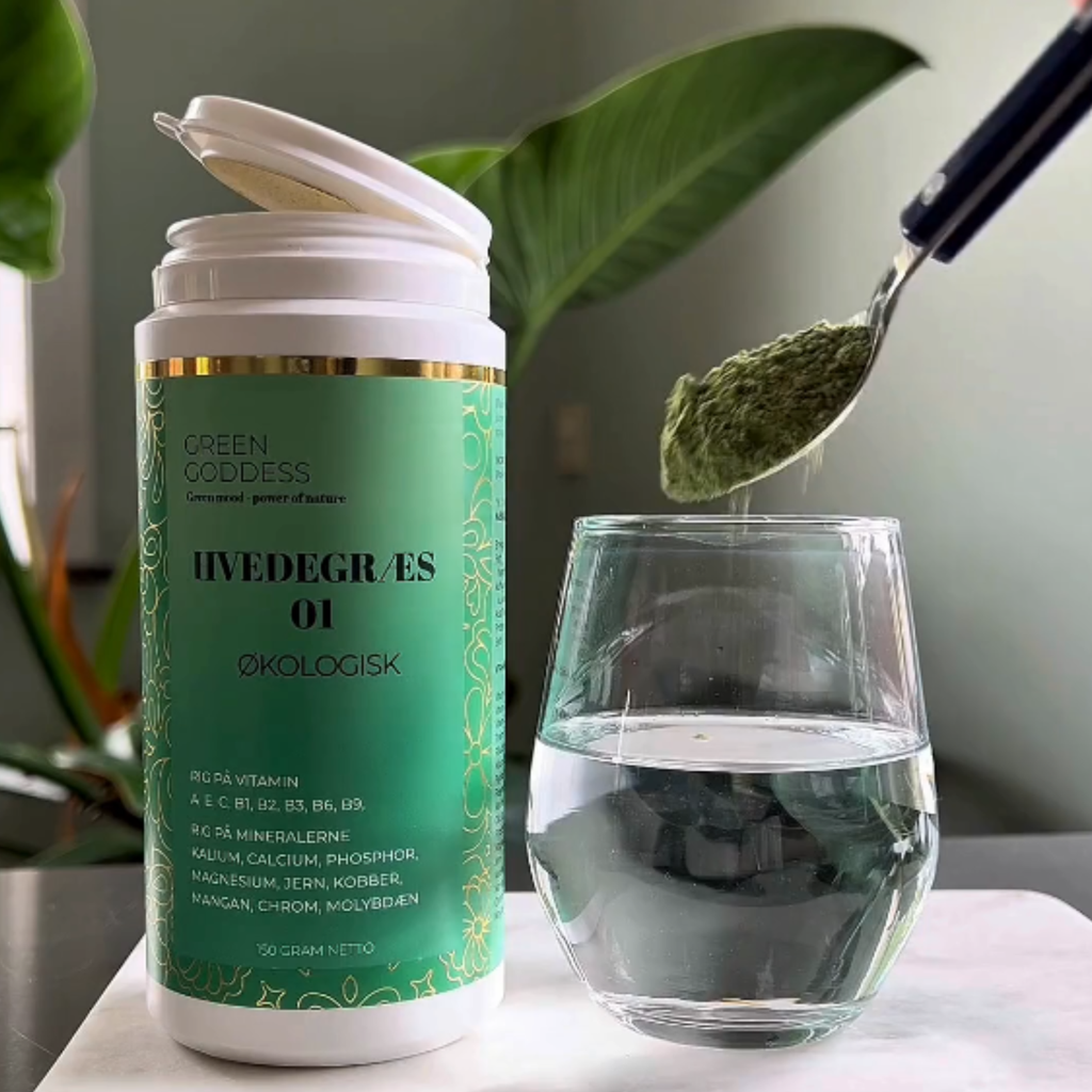 Hvedegræs røres op i vand